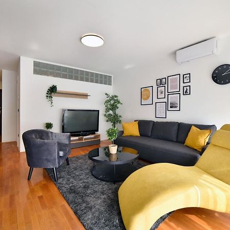 Lavir Apartment With Parking Zagreb Eksteriør billede