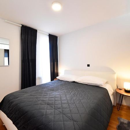 Lavir Apartment With Parking Zagreb Eksteriør billede
