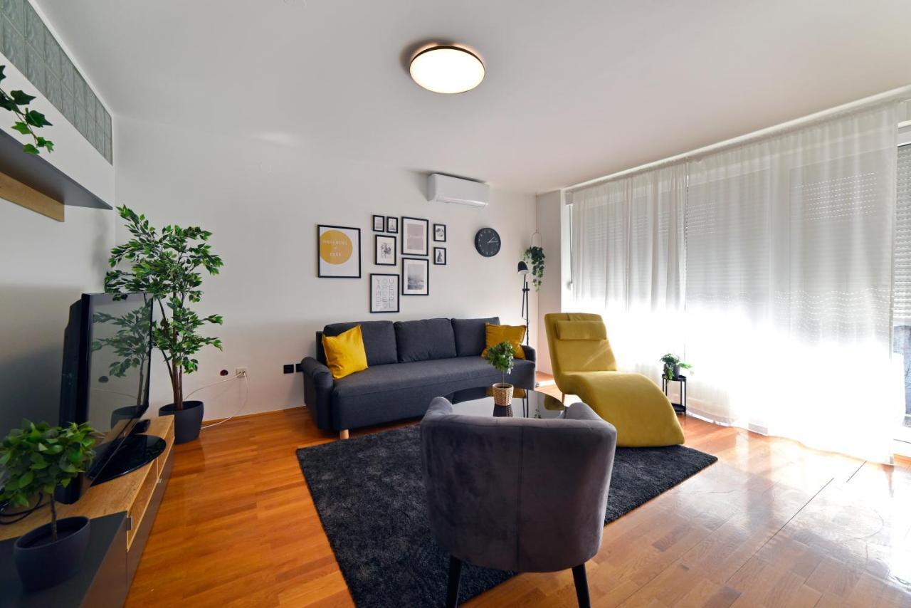 Lavir Apartment With Parking Zagreb Eksteriør billede