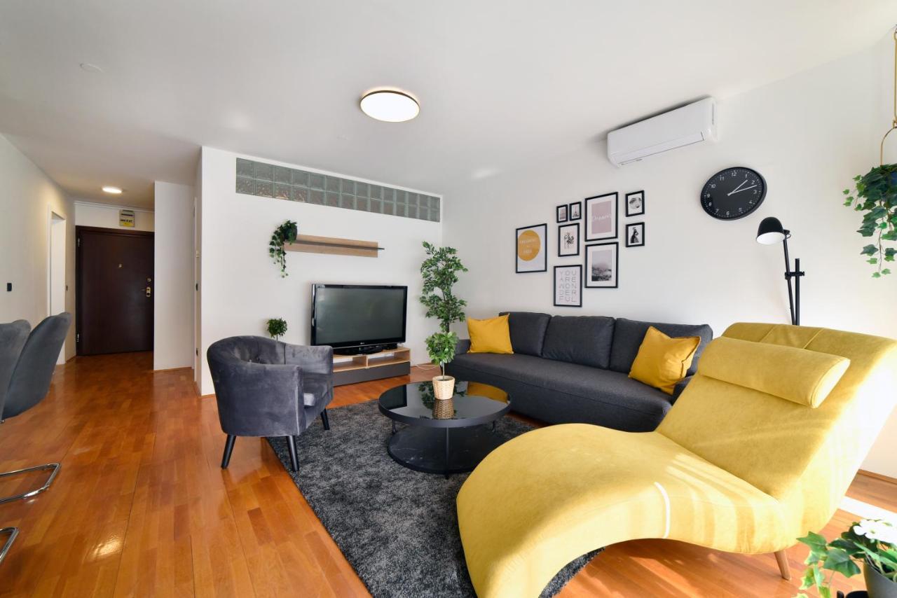 Lavir Apartment With Parking Zagreb Eksteriør billede