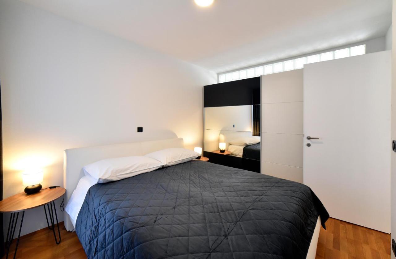 Lavir Apartment With Parking Zagreb Eksteriør billede