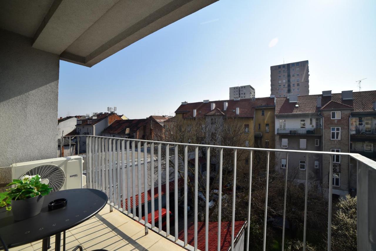 Lavir Apartment With Parking Zagreb Eksteriør billede
